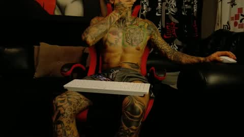 Snapshot of molotov_explosive chatting on 8, 11, 2025 Molotov online show from 8, 11, 2025