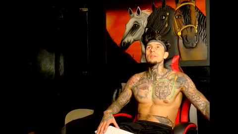 Snapshot of molotov_explosive chatting on 14, 11, 2025 Molotov online show from 14, 11, 2025