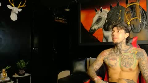 Snapshot of molotov_explosive chatting on 18, 11, 2025 Molotov online show from 18, 11, 2025