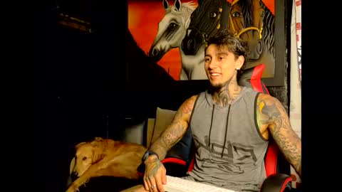 Snapshot of molotov_explosive chatting on 20, 11, 2025 Molotov online show from 20, 11, 2025