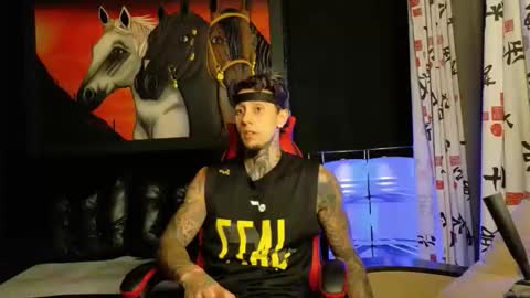 Snapshot of molotov_explosive chatting on 25, 11, 2025 Molotov online show from 25, 11, 2025