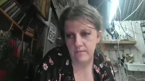 Snapshot of molotovfoxtail chatting on 30, 11, 2025 Molotovfoxtail online show from 30, 11, 2025