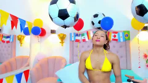 Snapshot of molyrestrepo chatting on 17, 6, 2026 molyrestrepo online show from 17, 6, 2026