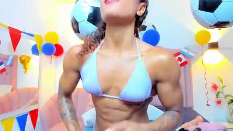 Snapshot of molyrestrepo chatting on 8, 7, 2026 molyrestrepo online show from 8, 7, 2026