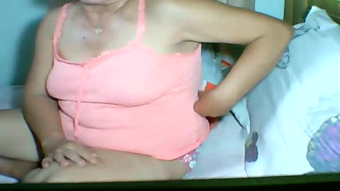 Snapshot of mombastic55 chatting on 9, 6, 2026 mombastic55 online show from 9, 6, 2026