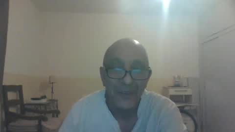 Snapshot of moment71200 chatting on 7, 1, 2025 moment71200 online show from 7, 1, 2025