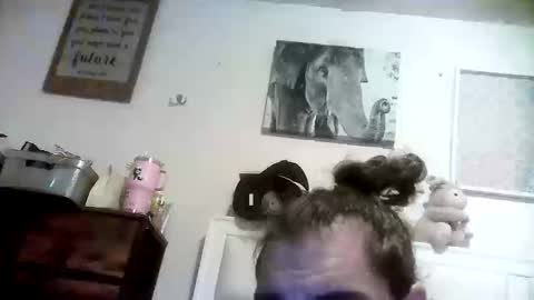 Snapshot of mommabearanpoppabear850 chatting on 10, 10, 2025 mommabearanpoppabear850 online show from 10, 10, 2025