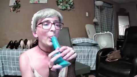 Snapshot of mommamadesissy chatting on 5, 7, 2026 Bink online show from 5, 7, 2026