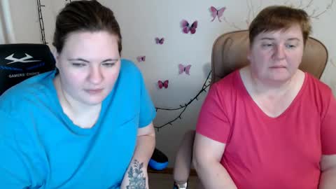 Snapshot of mommy99x chatting on 5, 3, 2025 Mommy99X online show from 5, 3, 2025