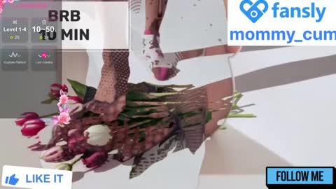Snapshot of mommy_cum chatting on 4, 12, 2024 Mommy online show from 4, 12, 2024