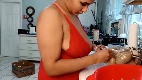 Snapshot of mommybubbles chatting on 16, 1, 2025 Mommy bubbles online show from 16, 1, 2025