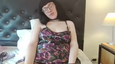 Mommynatrix online show from 30, 3, 2026