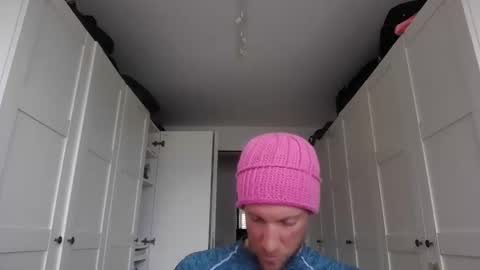 moms_little_monster online show from 2, 12, 2025