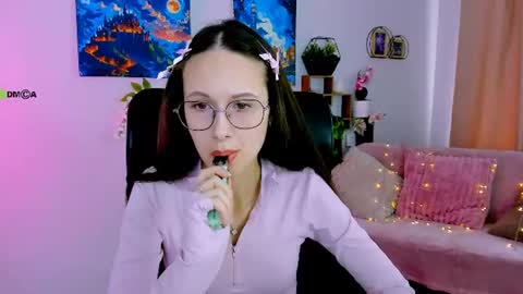 Mona  online show from 16, 7, 2026