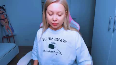 Snapshot of monalauu chatting on 5, 12, 2024 online show from 5, 12, 2024