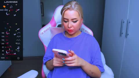 Snapshot of monalauu chatting on 9, 12, 2024 online show from 9, 12, 2024