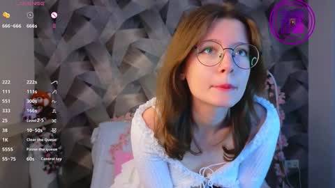 Snapshot of monanoir chatting on 5, 12, 2025 Mona online show from 5, 12, 2025