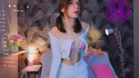 Snapshot of monanoir chatting on 21, 12, 2025 Mona online show from 21, 12, 2025