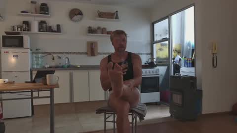 Snapshot of mondolorian chatting on 1, 1, 2025 Mondolorian online show from 1, 1, 2025