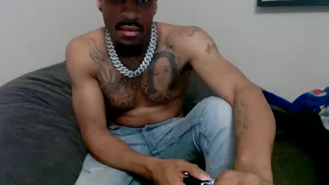 Snapshot of moneymanboy chatting on 6, 10, 2025 11nchmonster online show from 6, 10, 2025