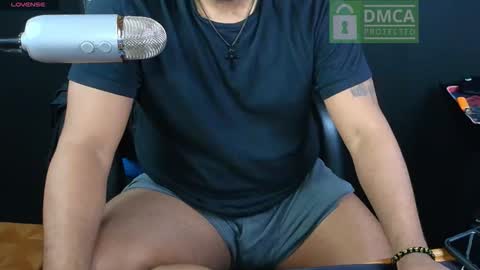 Snapshot of moneyshotxxx90 chatting on 7, 11, 2025 MoneyshotXXX online show from 7, 11, 2025