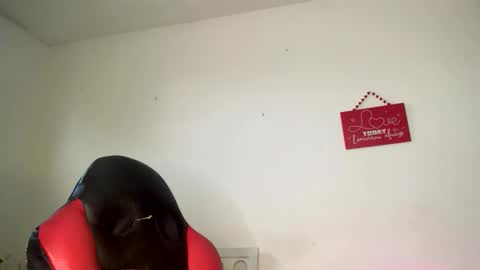 Snapshot of moni_moni2 chatting on 25, 5, 2026 Moon online show from 25, 5, 2026