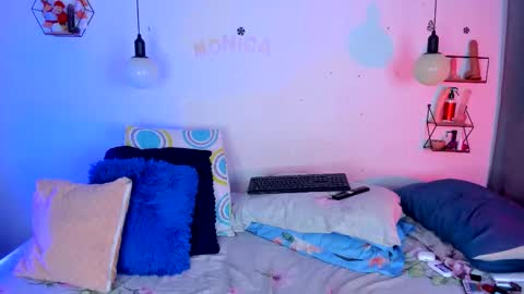 aleja      independent model       online show from 9, 11, 2025