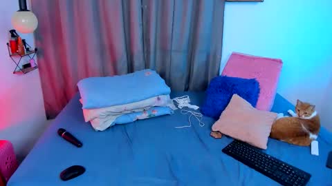 aleja      independent model       online show from 7, 2, 2026