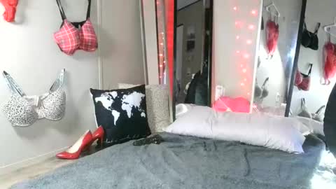 Snapshot of monica_lily chatting on 29, 5, 2026 Monica online show from 29, 5, 2026