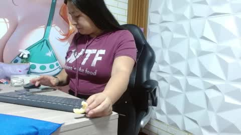 Snapshot of monickhotpri chatting on 23, 5, 2026 monickhotpri online show from 23, 5, 2026