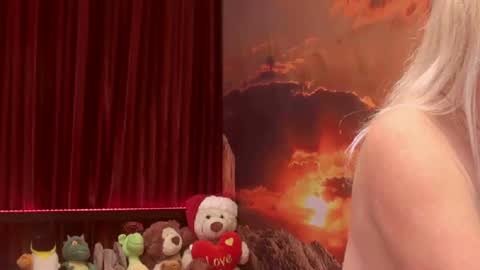 Snapshot of monicutex chatting on 1, 2, 2025 Monika online show from 1, 2, 2025