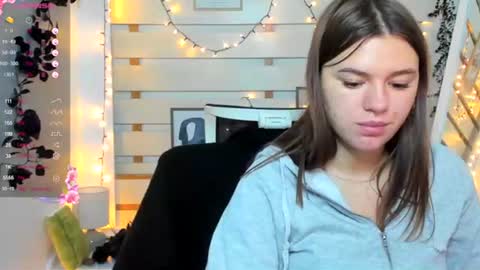 Snapshot of monika_youu chatting on 29, 11, 2025 Monika online show from 29, 11, 2025