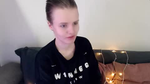 Snapshot of monikanaughty chatting on 9, 3, 2025 monikanaughty online show from 9, 3, 2025