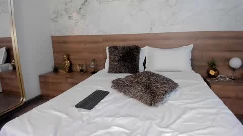 Monique  online show from 10, 2, 2025