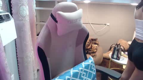 Snapshot of monstercockselfsuck chatting on 18, 9, 2025 ELYSE A SIMPLE GIRL online show from 18, 9, 2025