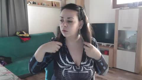 Snapshot of montserrat123 chatting on 11, 2, 2025 Monse online show from 11, 2, 2025