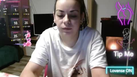 Snapshot of montserrat123 chatting on 2, 3, 2025 Monse online show from 2, 3, 2025