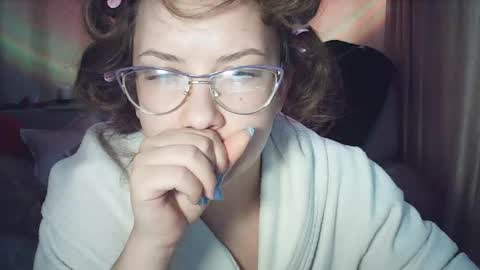 moodiemira online show from 28, 3, 2026