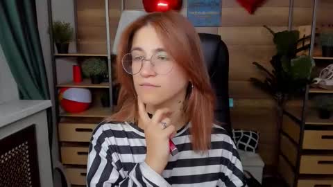 Snapshot of moon13152 chatting on 24, 9, 2025 Katrin online show from 24, 9, 2025