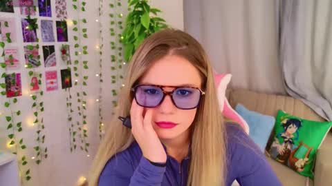 Moon  Bunny online show from 28, 9, 2025