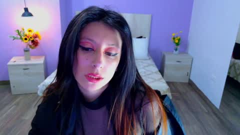 Snapshot of moon_blue222 chatting on 4, 1, 2025 Tamara Bela your favorite lover from Colombia online show from 4, 1, 2025