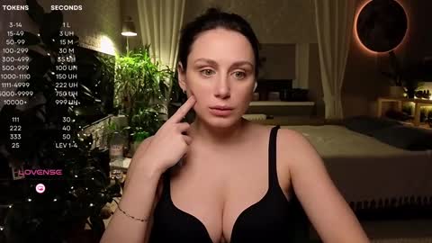 Luna  online show from 10, 1, 2025