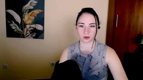 Snapshot of moon_foxy_ chatting on 10, 1, 2025 Diana online show from 10, 1, 2025
