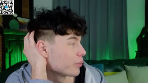 Snapshot of moon_gloww chatting on 28, 2, 2026 moon_gloww online show from 28, 2, 2026