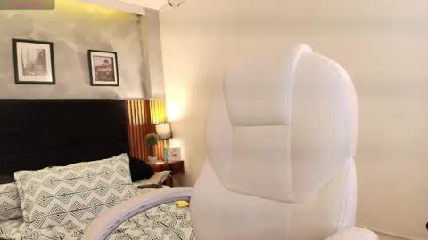 Snapshot of moon_lightt9 chatting on 1, 3, 2025 Sarah online show from 1, 3, 2025