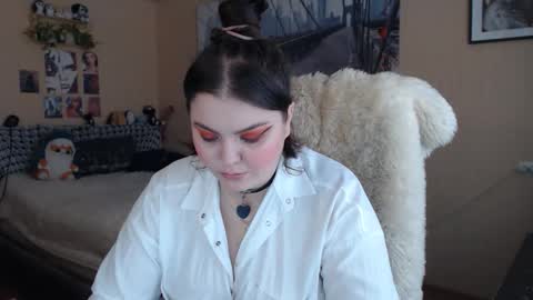 Keira online show from 6, 4, 2026