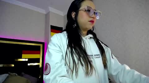 Snapshot of moon_water__ chatting on 3, 10, 2025 Moon Water online show from 3, 10, 2025