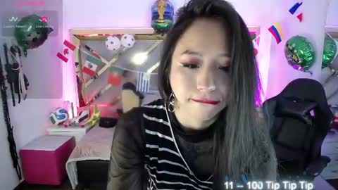 Snapshot of moon_water__ chatting on 7, 7, 2026 Moon Water online show from 7, 7, 2026