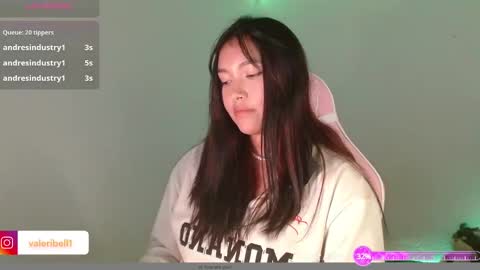 Snapshot of moonbella_bell chatting on 4, 12, 2024 bell online show from 4, 12, 2024