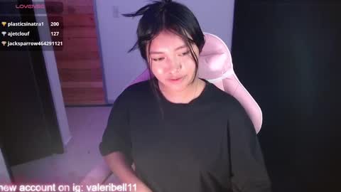 Snapshot of moonbella_bell chatting on 25, 1, 2025 bell online show from 25, 1, 2025